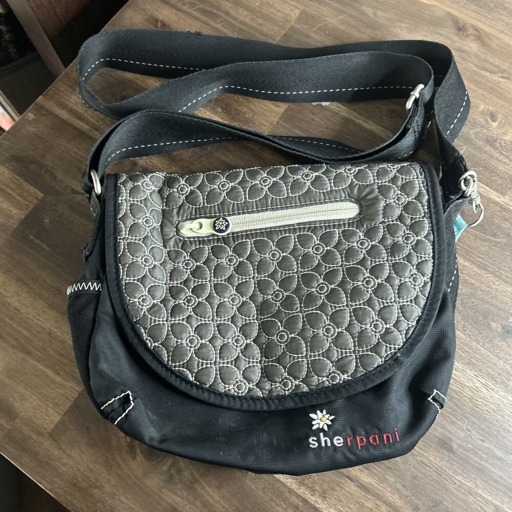 Sherpani Pewter Embroidered Jagle Crossbody Bag - Black Gray White